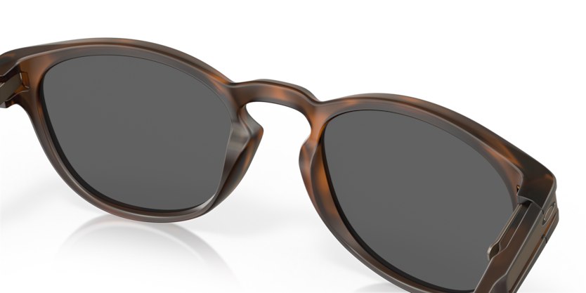 Oakley latch discount round